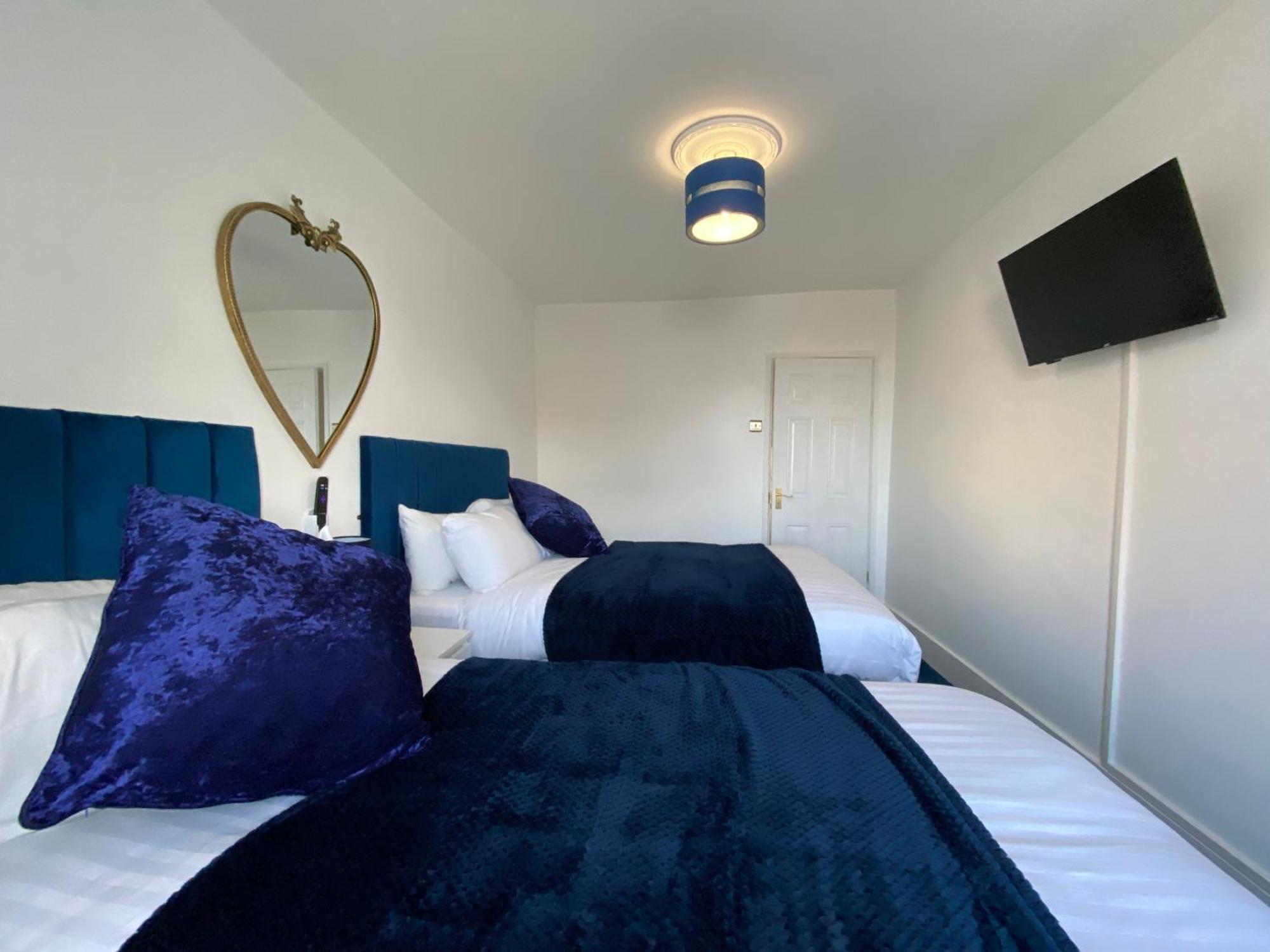 Aquarius Apartment - Sea View - Sleeps Seven Blackpool Esterno foto