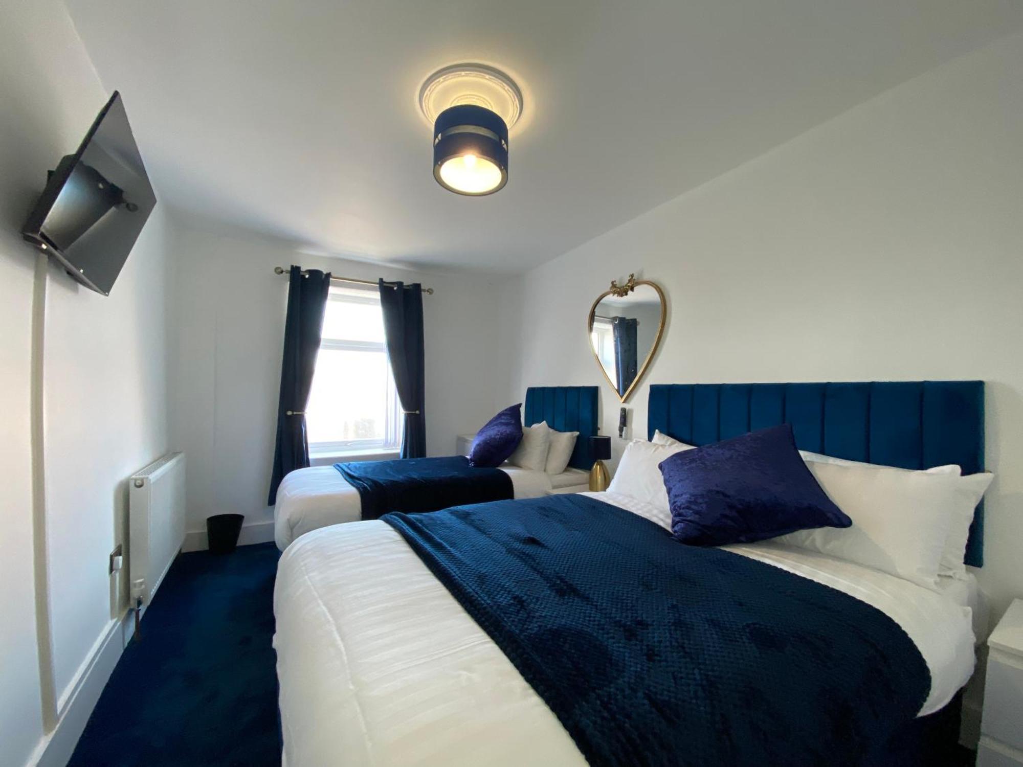Aquarius Apartment - Sea View - Sleeps Seven Blackpool Esterno foto
